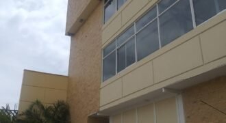 Grupo Inter Vende Edificación apta para uso industrial y comercial construido para industria textil o similar