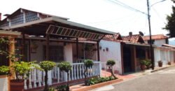 CASA EN URBANIZACIÓN PRIVADA  EN AV. ROTARIA, SAN CRISTÓBAL, ESTADO TÁCHIRA, VENEZUELA.